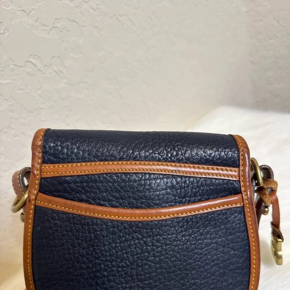 Dooney & Bourke Vintage Duck Bag - Picture 11 of 12